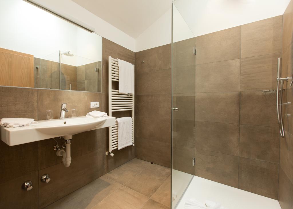 Hotel Appartement Inge Tirolo Exterior photo