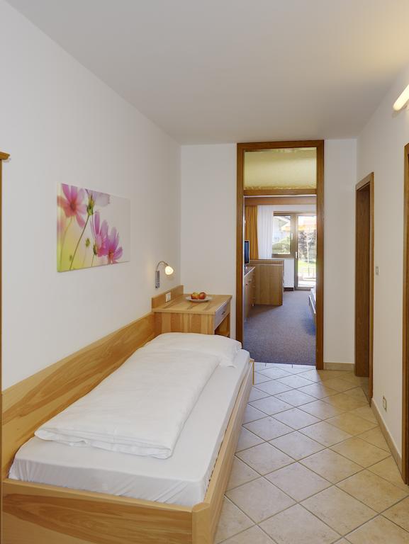 Hotel Appartement Inge Tirolo Exterior photo